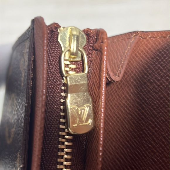 Louis Vuitton Monogram Porte Monnaie Tresor Bifold Wallet - Picture 7 of 16